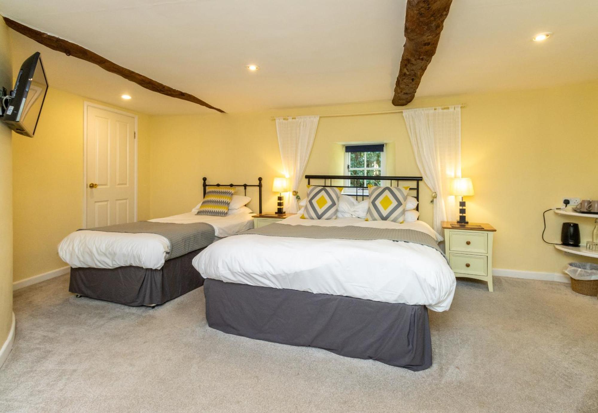 New Inn Crediton Room photo